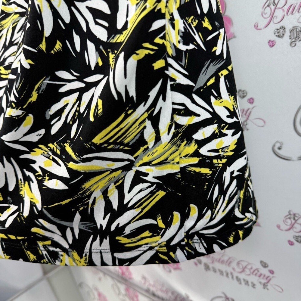 Laura Ashley T-shirt abstract Black and Yellow Floral V-Neck Top - Picture 8 of 11